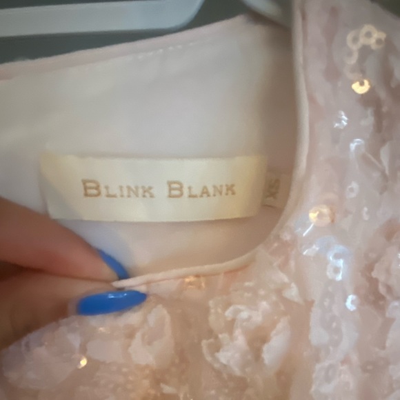 Pink dress - Picture 3 of 5